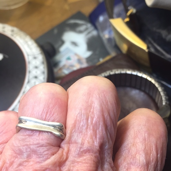 Sterling ring - Picture 2 of 2